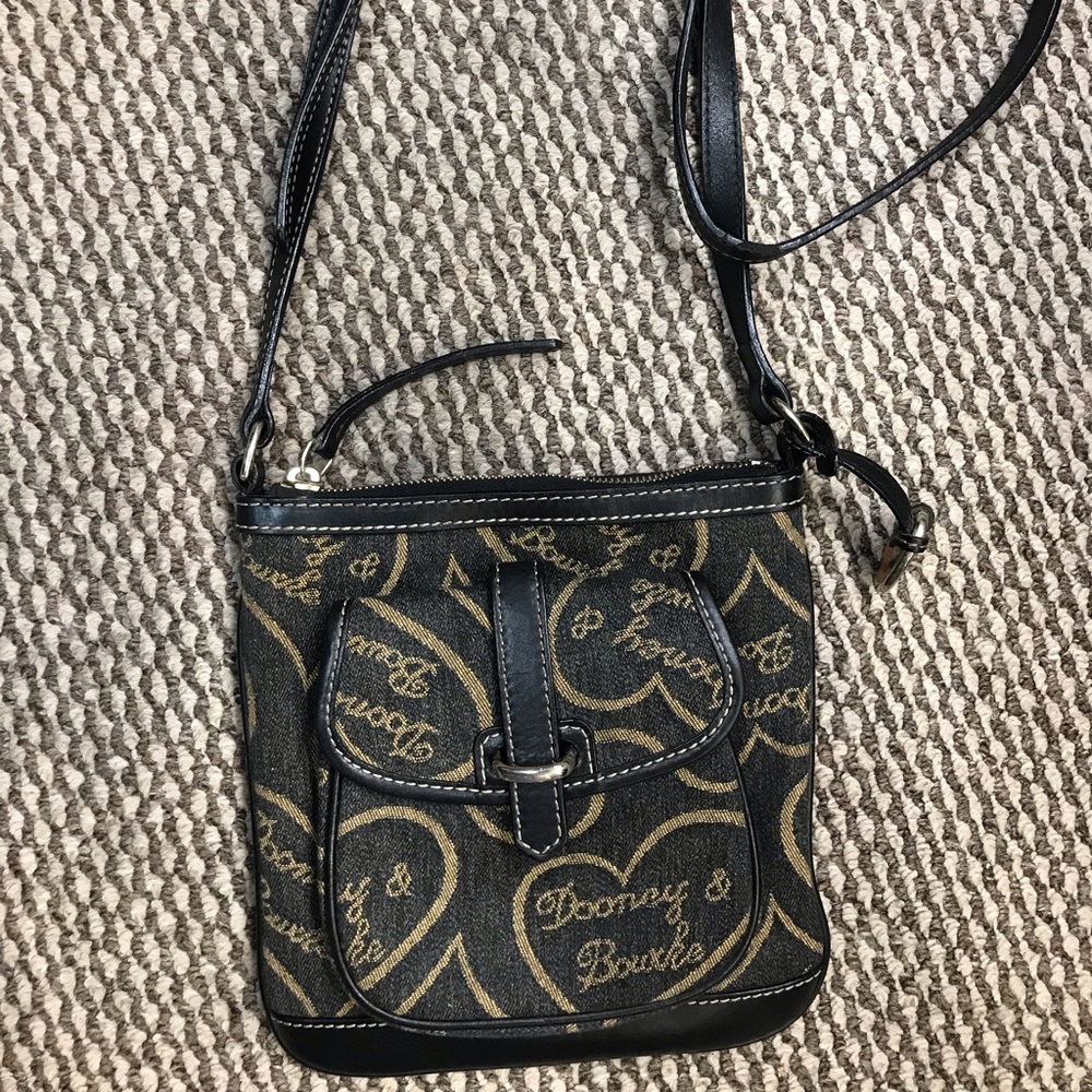 strap, bottom crossbody Dooney&Bourke.